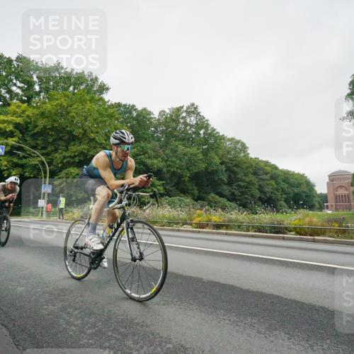 14.09.2025 - Stadtparktriathlon Michael Burmester http://msf.ph/oto/8889174 14.09.2025 09:06:11 Radfahren 335, 359, 431 meine-sportfotos.de