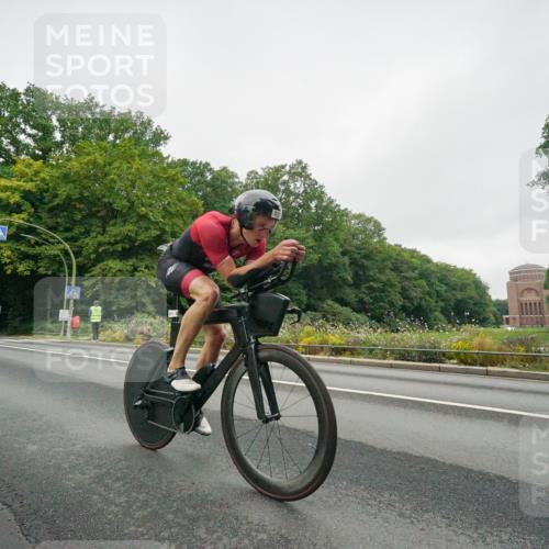 14.09.2025 - Stadtparktriathlon Michael Burmester http://msf.ph/oto/8889186 14.09.2025 09:06:24 Radfahren 331, 346, 359, 402, 422 meine-sportfotos.de