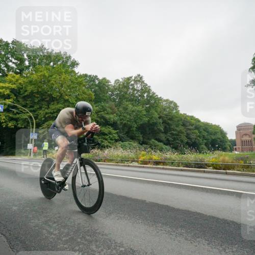14.09.2025 - Stadtparktriathlon Michael Burmester http://msf.ph/oto/8889188 14.09.2025 09:06:28 Radfahren 331, 346, 386 meine-sportfotos.de
