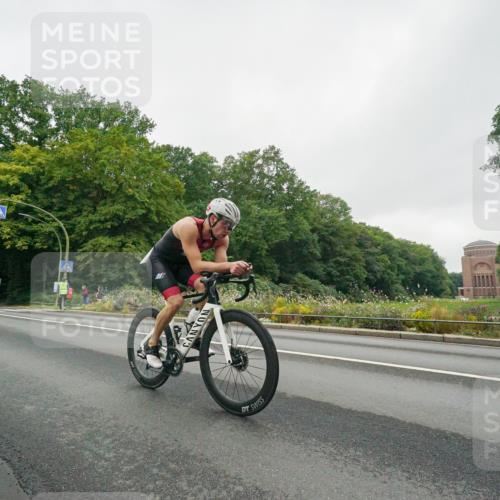 14.09.2025 - Stadtparktriathlon Michael Burmester http://msf.ph/oto/8889192 14.09.2025 09:06:44 Radfahren 334, 344, 374 meine-sportfotos.de