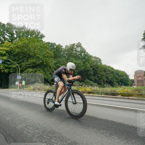14.09.2025 - Stadtparktriathlon Michael Burmester http://msf.ph/oto/8889212 14.09.2025 09:07:41 Radfahren 304, 324, 368, 404, 425 meine-sportfotos.de
