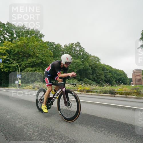 14.09.2025 - Stadtparktriathlon Michael Burmester http://msf.ph/oto/8889233 14.09.2025 09:08:29 Radfahren 301, 363, 371, 373, 381, 393, 400, 430 meine-sportfotos.de