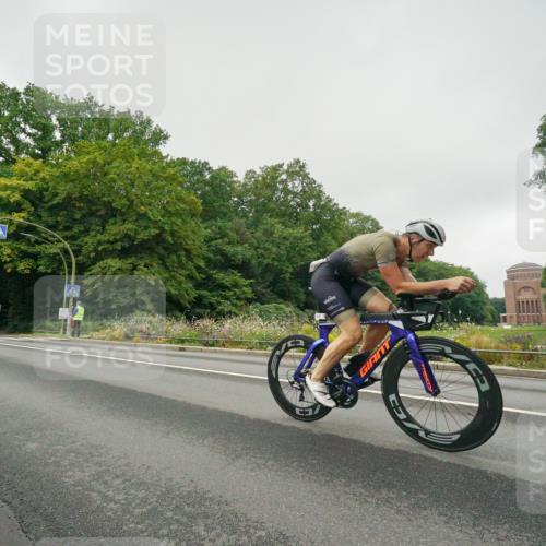 14.09.2025 - Stadtparktriathlon Michael Burmester http://msf.ph/oto/8889252 14.09.2025 09:08:41 Radfahren 318, 326, 339, 340, 342, 345, 347, 363, 365, 370, 383, 392, 410, 418, 437 meine-sportfotos.de