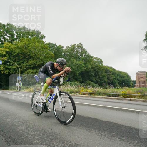14.09.2025 - Stadtparktriathlon Michael Burmester http://msf.ph/oto/8889265 14.09.2025 09:08:48 Radfahren 318, 339, 340, 342, 347, 365, 392, 410, 437 meine-sportfotos.de