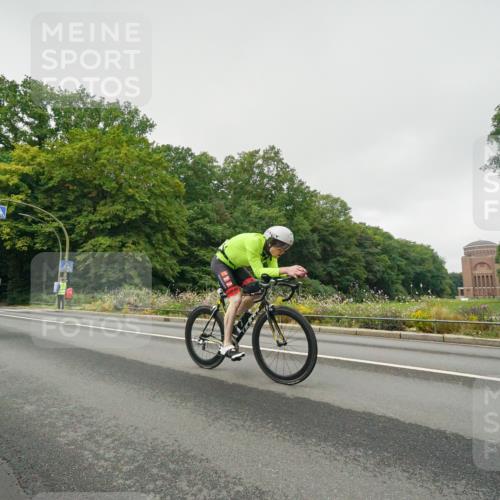 14.09.2025 - Stadtparktriathlon Michael Burmester http://msf.ph/oto/8889279 14.09.2025 09:09:08 Radfahren 323, 341, 352, 353, 375 meine-sportfotos.de