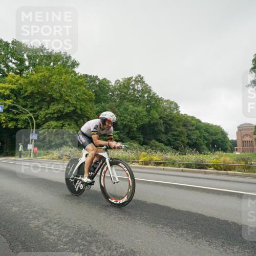 14.09.2025 - Stadtparktriathlon Michael Burmester http://msf.ph/oto/8889304 14.09.2025 09:09:53 Radfahren 406, 432 meine-sportfotos.de