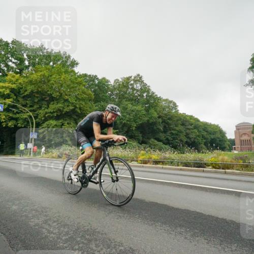 14.09.2025 - Stadtparktriathlon Michael Burmester http://msf.ph/oto/8889306 14.09.2025 09:10:00 Radfahren 311, 315, 328, 348, 350, 357, 387, 413, 432 meine-sportfotos.de