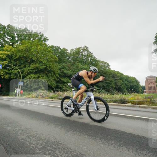 14.09.2025 - Stadtparktriathlon Michael Burmester http://msf.ph/oto/8889317 14.09.2025 09:10:09 Radfahren 311, 315, 328, 348, 350, 357, 387, 391, 413, 414 meine-sportfotos.de