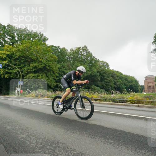 14.09.2025 - Stadtparktriathlon Michael Burmester http://msf.ph/oto/8889358 14.09.2025 09:11:01 Radfahren 302, 351, 355, 360, 415, 435 meine-sportfotos.de