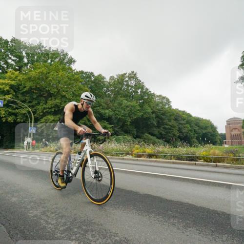 14.09.2025 - Stadtparktriathlon Michael Burmester http://msf.ph/oto/8889371 14.09.2025 09:11:17 Radfahren 312, 313, 321, 332, 405, 408, 416, 436, 476 meine-sportfotos.de