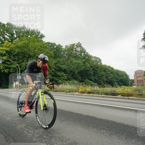14.09.2025 - Stadtparktriathlon Michael Burmester http://msf.ph/oto/8889392 14.09.2025 09:11:31 Radfahren 316, 378, 405, 423 meine-sportfotos.de