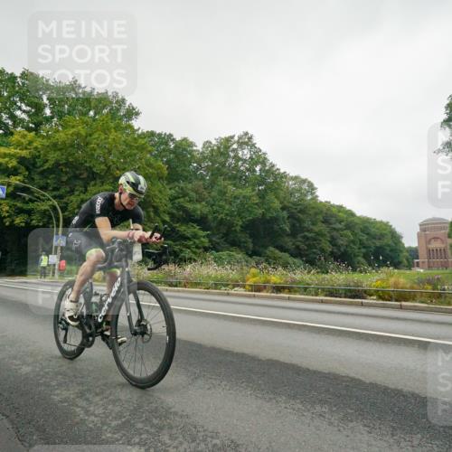 14.09.2025 - Stadtparktriathlon Michael Burmester http://msf.ph/oto/8889434 14.09.2025 09:13:02 Radfahren 306, 314, 358, 397 meine-sportfotos.de