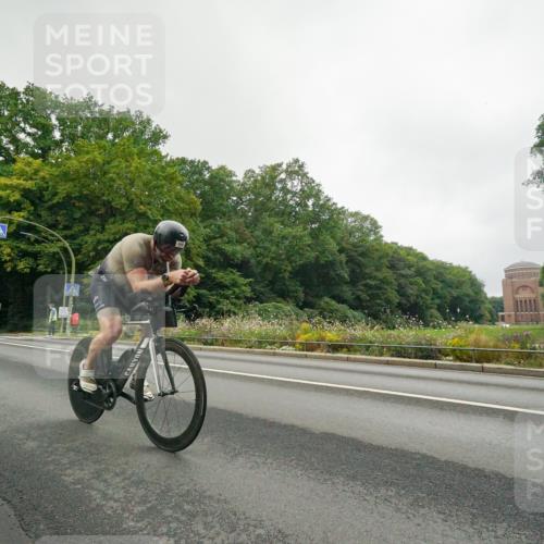 14.09.2025 - Stadtparktriathlon Michael Burmester http://msf.ph/oto/8889446 14.09.2025 09:13:38 Radfahren 304, 324, 346, 386, 425 meine-sportfotos.de
