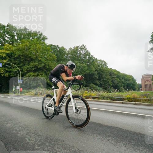 14.09.2025 - Stadtparktriathlon Michael Burmester http://msf.ph/oto/8889453 14.09.2025 09:13:47 Radfahren 324, 425 meine-sportfotos.de