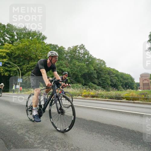 14.09.2025 - Stadtparktriathlon Michael Burmester http://msf.ph/oto/8889475 14.09.2025 09:14:37 Radfahren 301, 318, 326, 340, 347, 363, 370, 371, 373, 377, 380, 381, 401, 404 meine-sportfotos.de