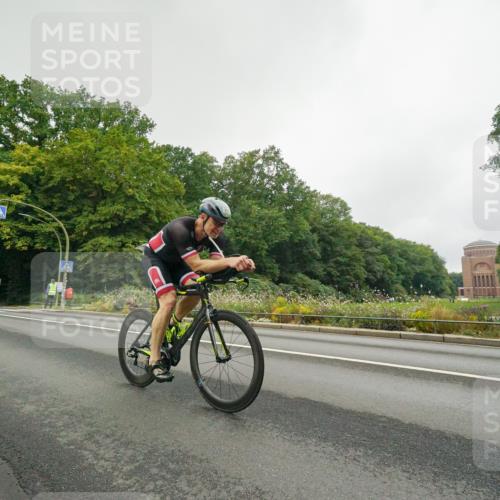 14.09.2025 - Stadtparktriathlon Michael Burmester http://msf.ph/oto/8889505 14.09.2025 09:15:16 Radfahren 323, 352, 375, 410, 430 meine-sportfotos.de