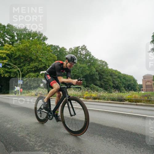 14.09.2025 - Stadtparktriathlon Michael Burmester http://msf.ph/oto/8889516 14.09.2025 09:15:29 Radfahren 337, 341, 349, 379, 392, 418 meine-sportfotos.de
