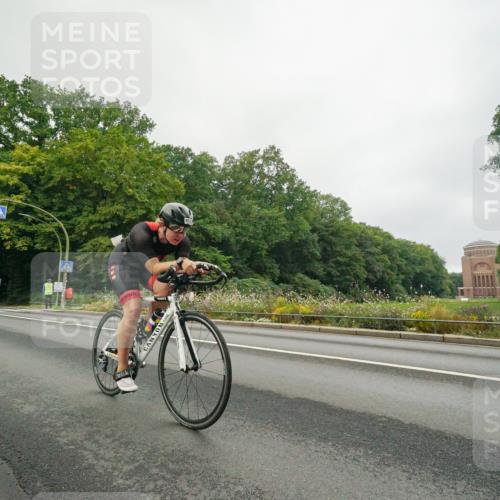 14.09.2025 - Stadtparktriathlon Michael Burmester http://msf.ph/oto/8889560 14.09.2025 09:16:30 Radfahren 328, 330, 355, 367, 478 meine-sportfotos.de