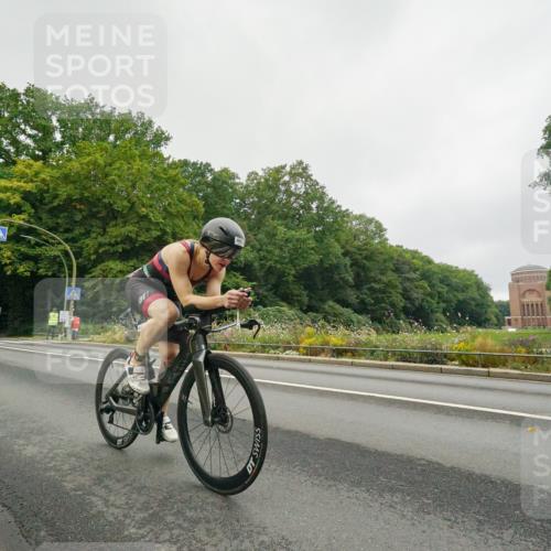 14.09.2025 - Stadtparktriathlon Michael Burmester http://msf.ph/oto/8889606 14.09.2025 09:17:18 Radfahren 312, 369, 387, 408, 416, 463 meine-sportfotos.de