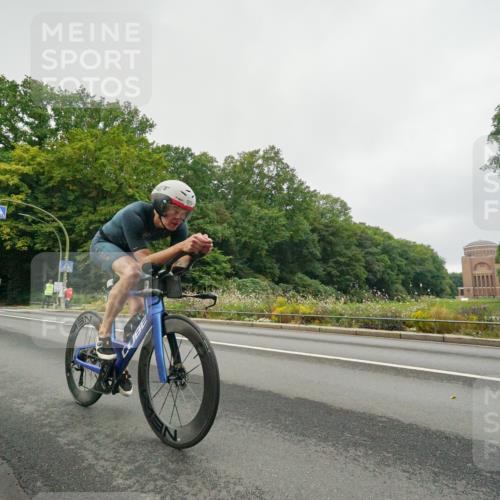 14.09.2025 - Stadtparktriathlon Michael Burmester http://msf.ph/oto/8889612 14.09.2025 09:17:28 Radfahren 313, 335, 387, 421, 436 meine-sportfotos.de