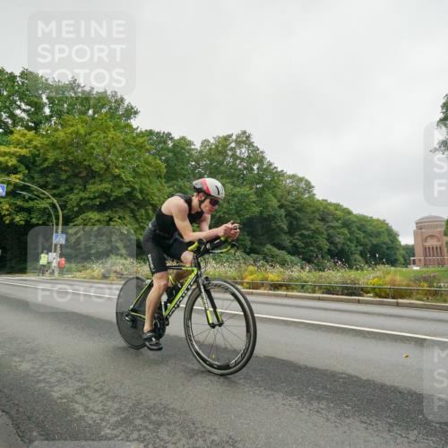 14.09.2025 - Stadtparktriathlon Michael Burmester http://msf.ph/oto/8889614 14.09.2025 09:17:29 Radfahren 313, 335, 387, 421, 436 meine-sportfotos.de