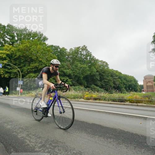 14.09.2025 - Stadtparktriathlon Michael Burmester http://msf.ph/oto/8889638 14.09.2025 09:17:57 Radfahren 321, 322, 378, 405, 412, 475 meine-sportfotos.de