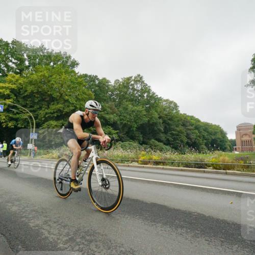 14.09.2025 - Stadtparktriathlon Michael Burmester http://msf.ph/oto/8889646 14.09.2025 09:18:09 Radfahren 307, 332, 412, 420, 459, 474 meine-sportfotos.de