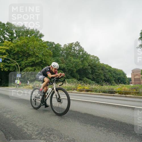 14.09.2025 - Stadtparktriathlon Michael Burmester http://msf.ph/oto/8889687 14.09.2025 09:18:51 Radfahren 302, 454, 499, 502 meine-sportfotos.de
