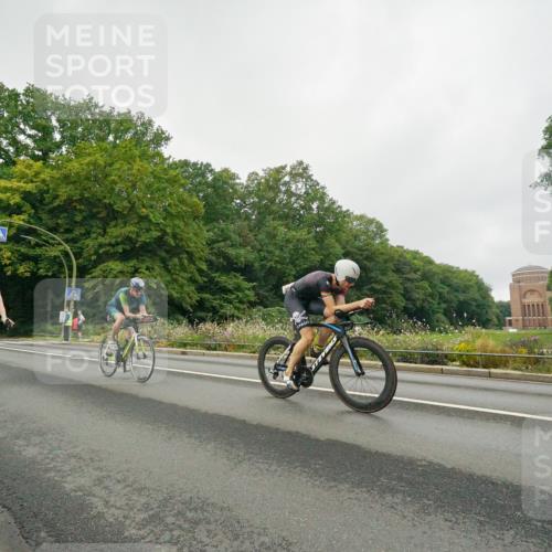 14.09.2025 - Stadtparktriathlon Michael Burmester http://msf.ph/oto/8889718 14.09.2025 09:19:26 Radfahren 304, 439, 443, 464, 467, 477, 479, 486, 494 meine-sportfotos.de