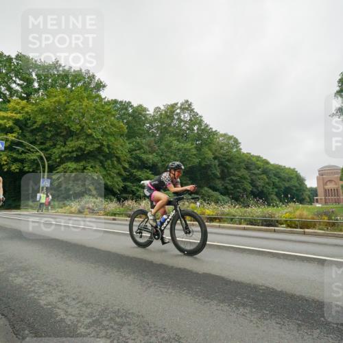 14.09.2025 - Stadtparktriathlon Michael Burmester http://msf.ph/oto/8889723 14.09.2025 09:19:31 Radfahren 304, 439, 443, 467, 477, 479, 486, 492, 494, 495 meine-sportfotos.de