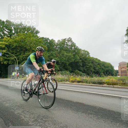 14.09.2025 - Stadtparktriathlon Michael Burmester http://msf.ph/oto/8889736 14.09.2025 09:19:44 Radfahren 320, 324, 356, 366, 382, 425, 447, 485, 497 meine-sportfotos.de