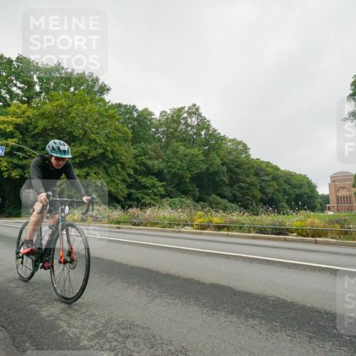 14.09.2025 - Stadtparktriathlon Michael Burmester http://msf.ph/oto/8889738 14.09.2025 09:19:45 Radfahren 320, 324, 356, 366, 382, 425, 442, 447, 485, 497 meine-sportfotos.de