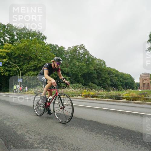 14.09.2025 - Stadtparktriathlon Michael Burmester http://msf.ph/oto/8889743 14.09.2025 09:19:48 Radfahren 306, 320, 324, 356, 366, 382, 442, 447, 485 meine-sportfotos.de