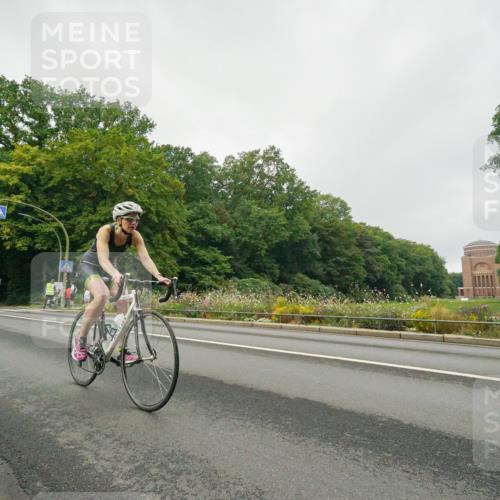 14.09.2025 - Stadtparktriathlon Michael Burmester http://msf.ph/oto/8889746 14.09.2025 09:19:49 Radfahren 306, 320, 324, 356, 366, 382, 442, 447, 485 meine-sportfotos.de