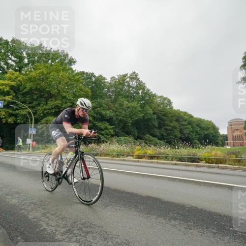 14.09.2025 - Stadtparktriathlon Michael Burmester http://msf.ph/oto/8889803 14.09.2025 09:20:48 Radfahren 327, 353 meine-sportfotos.de