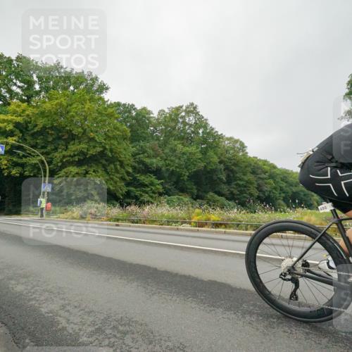14.09.2025 - Stadtparktriathlon Michael Burmester http://msf.ph/oto/8889806 14.09.2025 09:20:58 Radfahren 342, 353, 498 meine-sportfotos.de