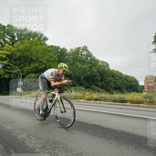 14.09.2025 - Stadtparktriathlon Michael Burmester http://msf.ph/oto/8889818 14.09.2025 09:21:10 Radfahren 339, 342, 380, 401, 404, 473, 500 meine-sportfotos.de