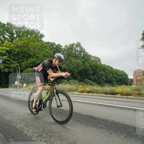 14.09.2025 - Stadtparktriathlon Michael Burmester http://msf.ph/oto/8889831 14.09.2025 09:21:29 Radfahren 323, 349, 352, 375, 379, 383, 393 meine-sportfotos.de