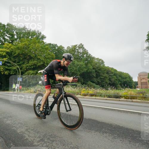 14.09.2025 - Stadtparktriathlon Michael Burmester http://msf.ph/oto/8889832 14.09.2025 09:21:32 Radfahren 323, 349, 352, 365, 375, 379, 383, 393 meine-sportfotos.de
