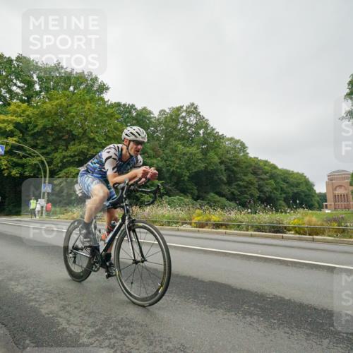 14.09.2025 - Stadtparktriathlon Michael Burmester http://msf.ph/oto/8889843 14.09.2025 09:21:39 Radfahren 365, 383, 393, 400, 450 meine-sportfotos.de