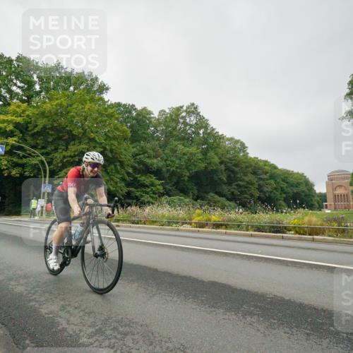 14.09.2025 - Stadtparktriathlon Michael Burmester http://msf.ph/oto/8889849 14.09.2025 09:21:43 Radfahren 337, 365, 383, 400, 430, 450, 504 meine-sportfotos.de