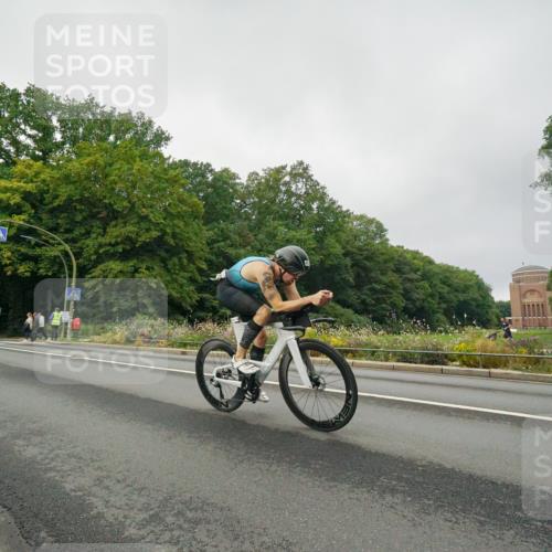 14.09.2025 - Stadtparktriathlon Michael Burmester http://msf.ph/oto/8889885 14.09.2025 09:22:34 Radfahren 367, 376, 418, 435, 437, 466 meine-sportfotos.de