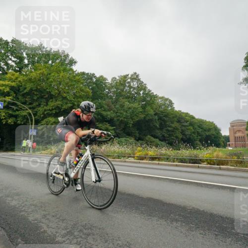 14.09.2025 - Stadtparktriathlon Michael Burmester http://msf.ph/oto/8889901 14.09.2025 09:23:01 Radfahren 303, 336, 460, 462, 478 meine-sportfotos.de