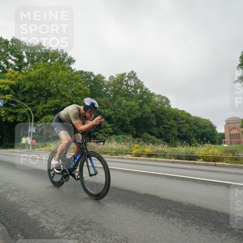 14.09.2025 - Stadtparktriathlon Michael Burmester http://msf.ph/oto/8889904 14.09.2025 09:23:03 Radfahren 303, 336, 434, 460, 462, 478, 484 meine-sportfotos.de