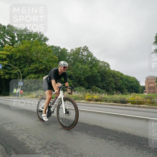 14.09.2025 - Stadtparktriathlon Michael Burmester http://msf.ph/oto/8889913 14.09.2025 09:23:14 Radfahren 312, 402, 408, 416, 434, 446, 484, 501 meine-sportfotos.de