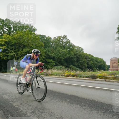 14.09.2025 - Stadtparktriathlon Michael Burmester http://msf.ph/oto/8889941 14.09.2025 09:23:41 Radfahren 350, 399, 457, 488 meine-sportfotos.de