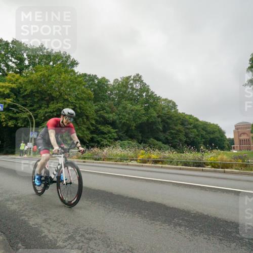 14.09.2025 - Stadtparktriathlon Michael Burmester http://msf.ph/oto/8889958 14.09.2025 09:24:33 Radfahren 317, 321, 378, 405, 465, 476 meine-sportfotos.de