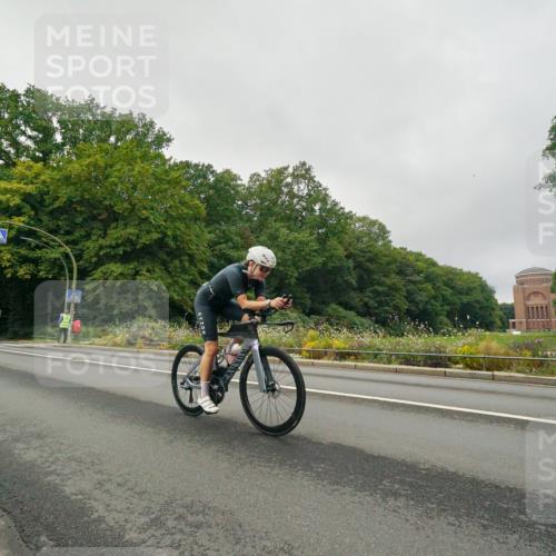 14.09.2025 - Stadtparktriathlon Michael Burmester http://msf.ph/oto/8889977 14.09.2025 09:25:15 Radfahren 397, 468, 493, 502 meine-sportfotos.de