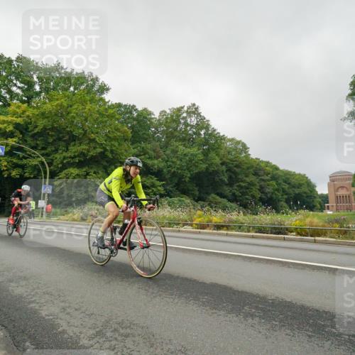 14.09.2025 - Stadtparktriathlon Michael Burmester http://msf.ph/oto/8890002 14.09.2025 09:25:47 Radfahren 420, 459, 480, 483 meine-sportfotos.de