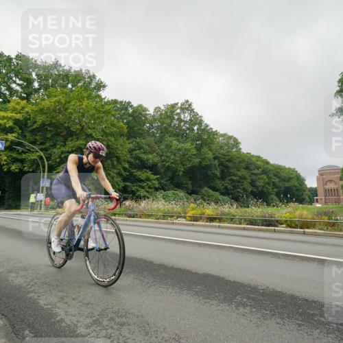 14.09.2025 - Stadtparktriathlon Michael Burmester http://msf.ph/oto/8890007 14.09.2025 09:25:50 Radfahren 420, 454, 459, 471, 480 meine-sportfotos.de
